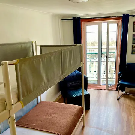 Lisbonaccommodation * リスボン